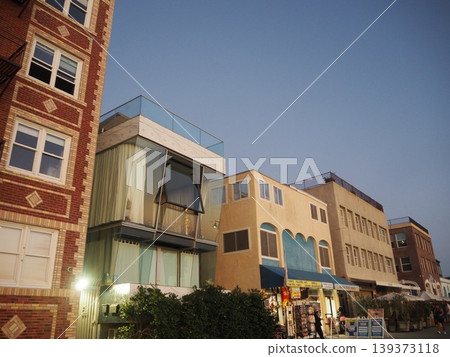 Title: Santa Monica's Sunset Streetscape and Brick Architecture | Los Angeles Title: Santa Monica's Sunset Streetscape and Brick Architecture | Los Angeles 139373118