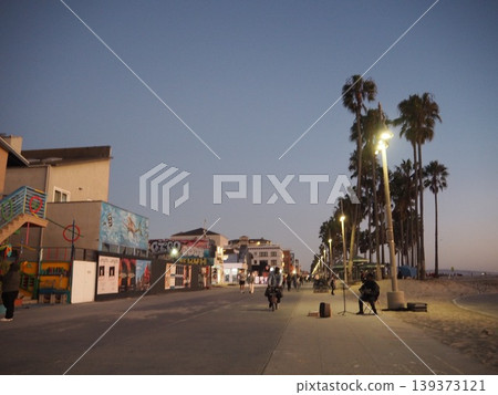 Title: Santa Monica's Sunset Streetscape and Brick Architecture | Los Angeles Title: Santa Monica's Sunset Streetscape and Brick Architecture | Los Angeles 139373121