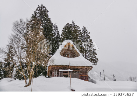 Winter in the Ainokura Gassho-zukuri village of Gokayama Winter in the Ainokura Gassho-zukuri village of Gokayama 139373627