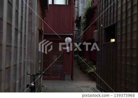 A back alley with retro bicycles 139373968