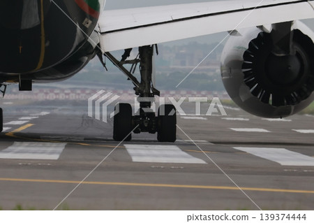 landing gear landing gear 139374444
