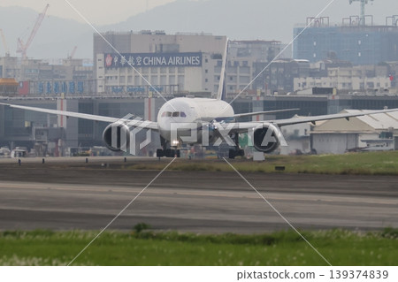 Airport 139374839