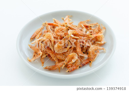 Dried cherries 139374918