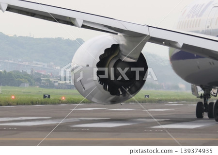 一架飛機 一架飛機 139374935