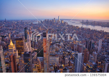 Sunset view from the Empire State Building / New York 139375004