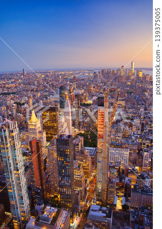Sunset view from the Empire State Building / New York 139375005