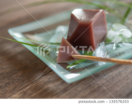 Mizu-yokan (water jelly) served in a bowl: A refreshing Japanese summer dessert - cross-section Mizu-yokan (water jelly) served in a bowl: A refreshing Japanese summer dessert - cross-section 139376203