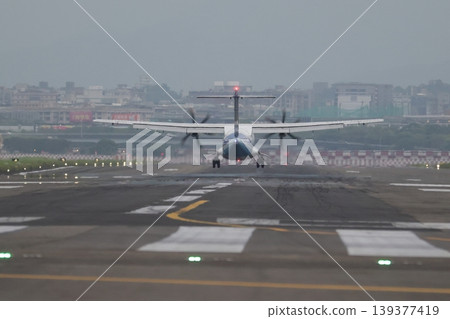 Airport 139377419