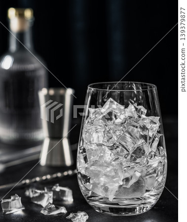 Cocktail preparation ice glass bar tools 139379877