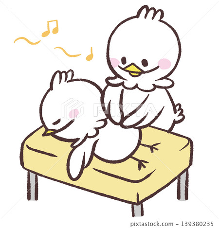 一隻白鳥正在接受美容護理的插圖。 139380235