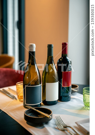 Serene setting with stylish drinks. Luxurious scene featuring wine and cozy ambiance 139380815