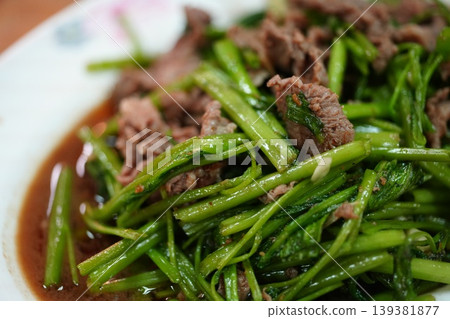 fried beef 139381877
