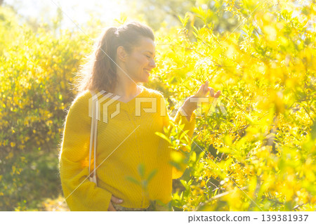 Touching Spring Blooms 139381937