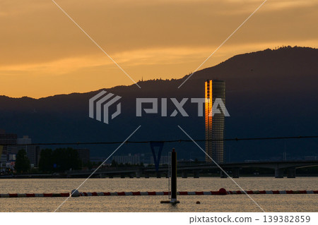 Sunset reflected off skyscrapers Sunset reflected off skyscrapers 139382859