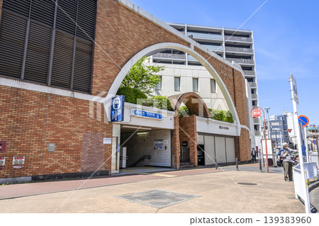Urban landscape of Yokohama City, Kanagawa Prefecture: Entrance to Takashima-cho Station Urban landscape of Yokohama City, Kanagawa Prefecture: Entrance to Takashima-cho Station 139383960