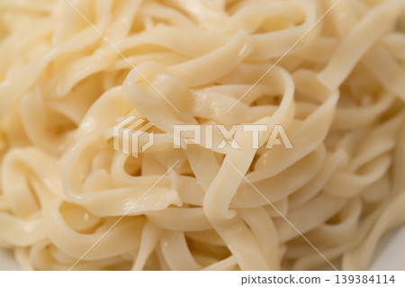 Image of boiled flat noodles 139384114