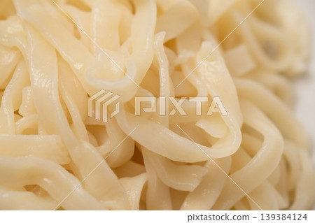 煮熟的扁麵條圖片 煮熟的扁麵條圖片 139384124