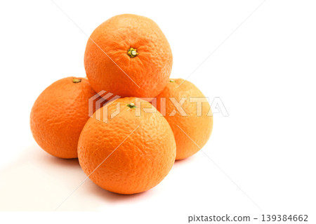 Citrus fruit (Kiyomi tangor) Citrus fruit (Kiyomi tangor) 139384662