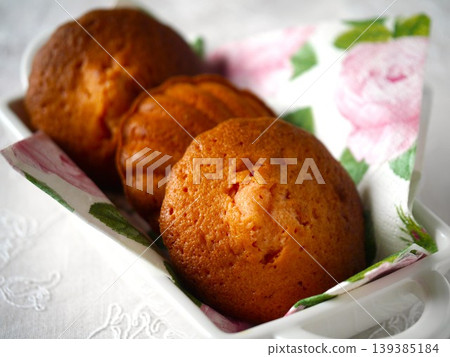 Strawberry Madeleine (Horizontal Layout) Strawberry Madeleine (Horizontal Layout) 139385184
