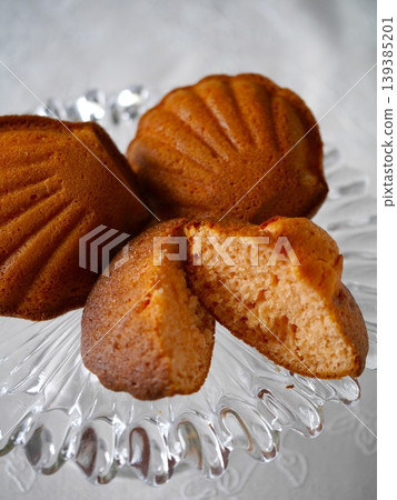 Strawberry Madeleine (Cut Image) Strawberry Madeleine (Cut Image) 139385201