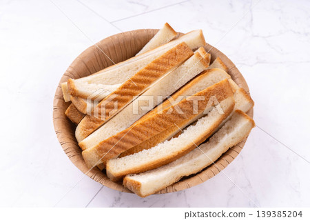 Bread's ear Bread's ear 139385204