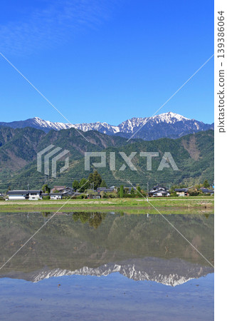 Azumino: Springtime countryside and the Northern Alps 139386064