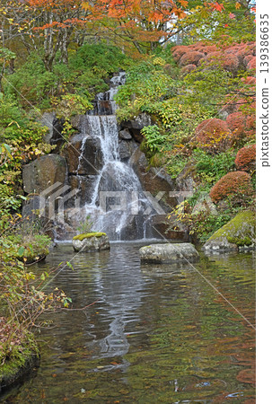 The Seishu Waterfall flows through the rocks, creating a soul-cleansing landscape with the autumn leaves reflected on the water's surface and the clear, refreshing spray. The Seishu Waterfall flows through the rocks, creating a soul-cleansing landscape with the autumn leaves reflected on the water's surface and the clear, refreshing spray. 139386635