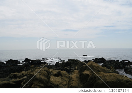 The Pacific Ocean as seen from Nojimazaki The Pacific Ocean as seen from Nojimazaki 139387154