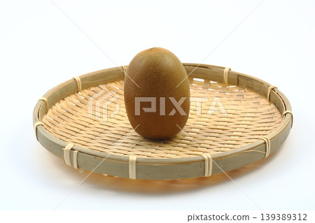 The healthy image of kiwi, which is rich in vitamins. The healthy image of kiwi, which is rich in vitamins. 139389312