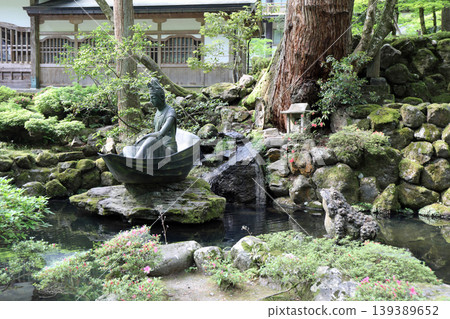 Springtime scenery within the grounds of Eiheiji Temple 139389652