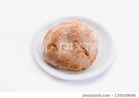 厚實的大型棕色蘑菇 厚實的大型棕色蘑菇 139389696