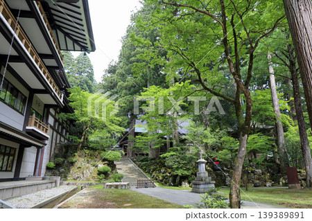 Springtime scenery within the grounds of Eiheiji Temple Springtime scenery within the grounds of Eiheiji Temple 139389891