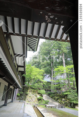 Springtime scenery within the grounds of Eiheiji Temple Springtime scenery within the grounds of Eiheiji Temple 139389894