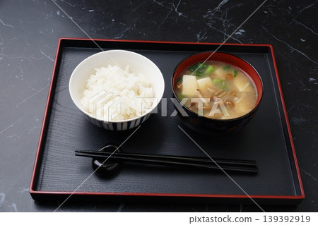 白飯和味噌湯 白飯和味噌湯 139392919