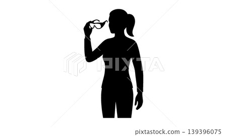 戴眼鏡的女人的剪影 戴眼鏡的女人的剪影 139396075