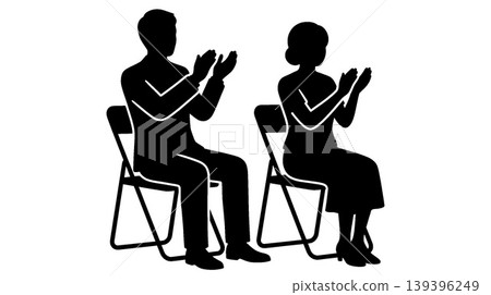 鼓掌的觀眾的剪影 鼓掌的觀眾的剪影 139396249
