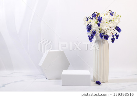 Empty product podium and fresh live spring flowers.Abstract beautiful flower arrangement with hyacinths and muscari,banner.Stage for business concept.Minimal modern aesthetics and beauty concept, Empty product podium and fresh live spring flowers.Abstract beautiful flower arrangement with hyacinths and muscari,banner.Stage for business concept.Minimal modern aesthetics and beauty concept, 139398516