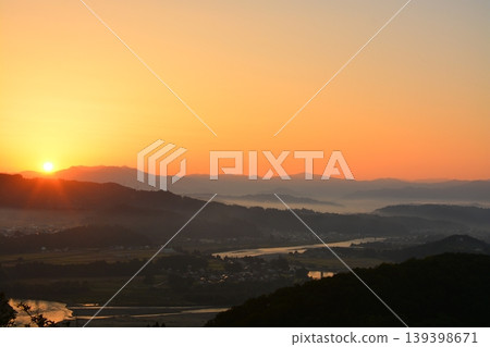 Shinano River at dawn Shinano River at dawn 139398671