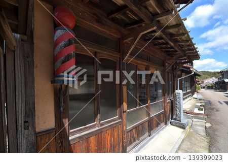 Streetscape of the Omori district of the Iwami Ginzan Silver Mine, a World Heritage Site: Former barber shop Streetscape of the Omori district of the Iwami Ginzan Silver Mine, a World Heritage Site: Former barber shop 139399023