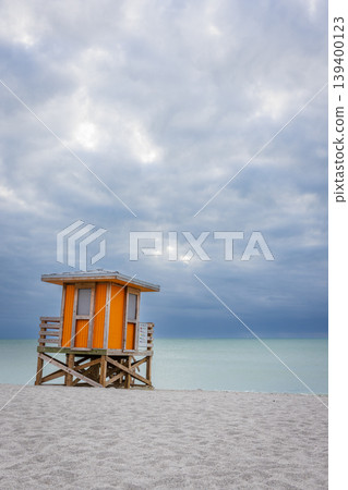 Lifeguard hut 139400123