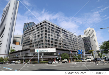 大阪市梅田區大阪站前樓1號 大阪市梅田區大阪站前樓1號 139400333