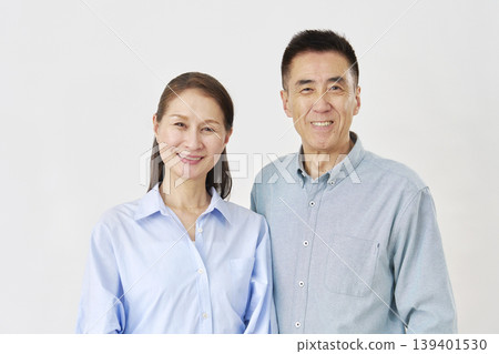 微笑的高級夫婦的肖像 139401530