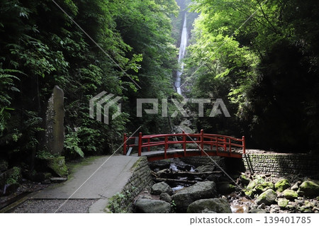 煞水瀑布（神奈川縣足柄上郡山下町）及其紀念碑 139401785