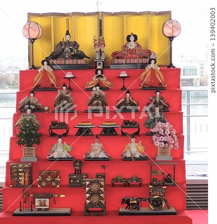Luxurious Japanese Hina Dolls 139402003