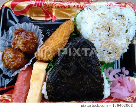 飯糰便當盒特寫 139402008