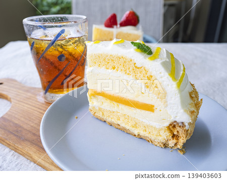 享受一段愜意的下午茶時光,品味清爽的夏日。 享受一段愜意的下午茶時光,品味清爽的夏日。 139403603