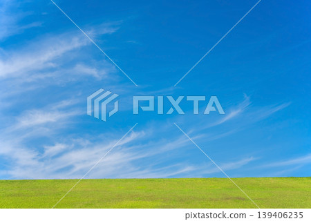 [Background Material] Refreshing blue sky and grassland 139406235