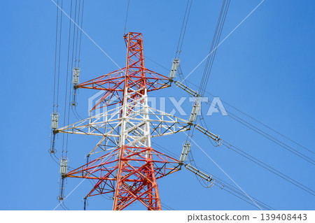 藍天和輸電塔;高壓輸電塔 藍天和輸電塔;高壓輸電塔 139408443