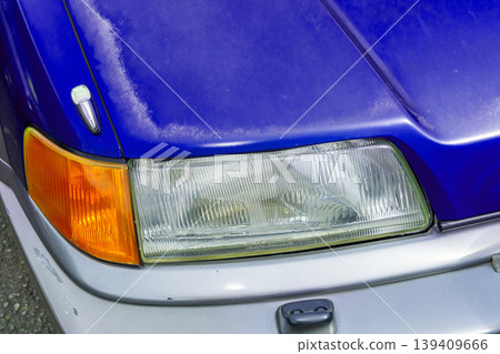Headlight of the old car 139409666