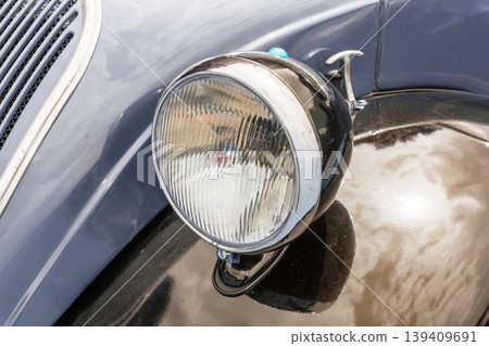 Headlight of the old car Headlight of the old car 139409691